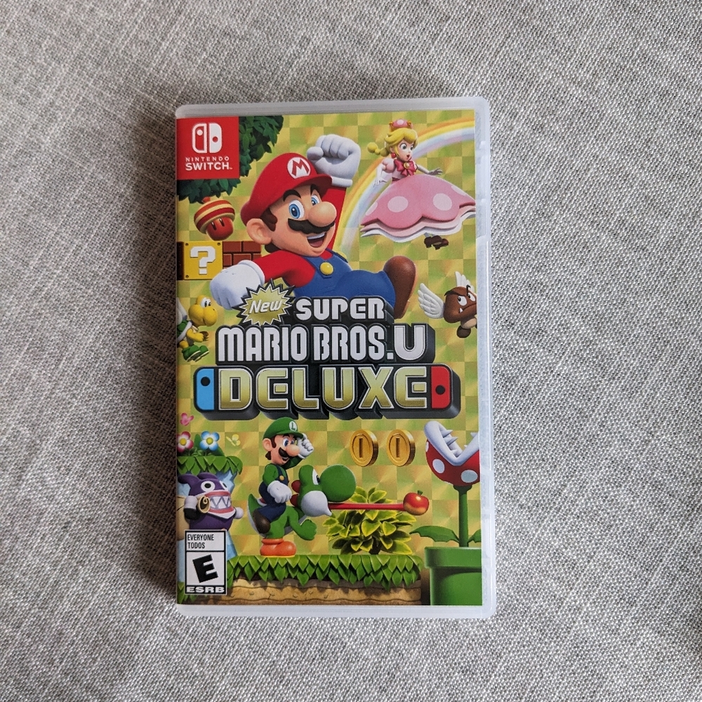 Nintendo Switch-New Super Mario Bros. U Deluxe - Red and Yellow